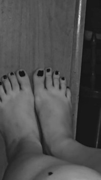 Sexy Toes Shining for Stepdaddy