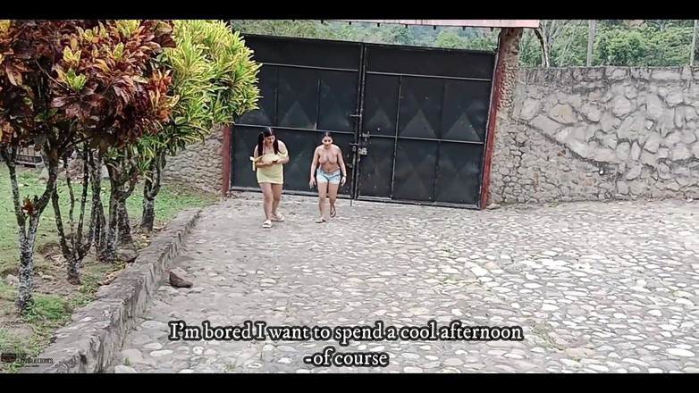 Candyrouse: Lesbian toket besar yang montok lagi asik ngentot