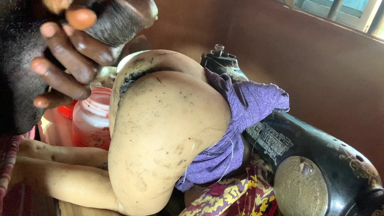 Bangcum8: Con đĩ âm hộ đụ mạnh đồ chơi