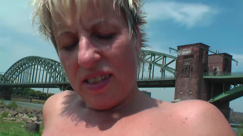 German amateur - 100% German hardcore videos: Milf slut fisted outdoors