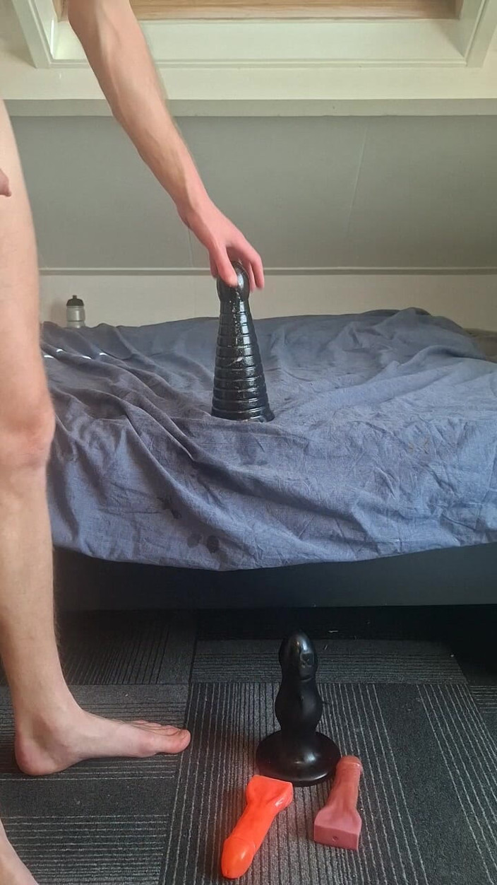 NoFace Twink X: Solo Male Extreme Anal Dildo - Huge Toys