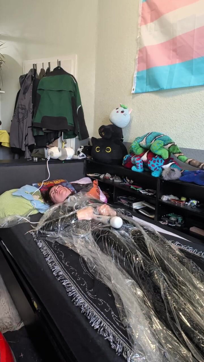 AJ_the_catgirl: Vacum Selfbondage Expirement