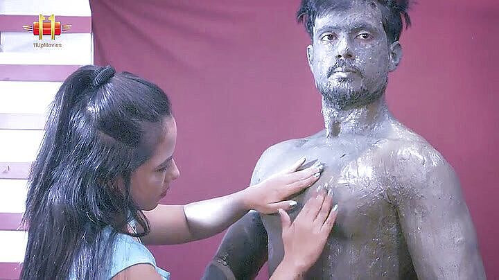 11upMovies: Un erotic artistic