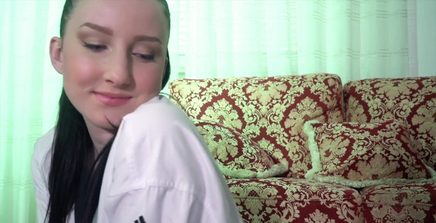 Unchained Perversions: Dává mi úžasnou ponožkovou práci, pak jí sundám ponožky a šukám jí...