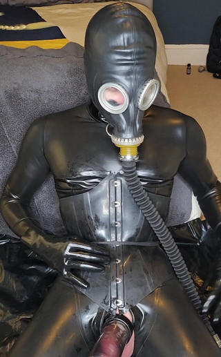 JessicaXD: Memompa klitoris kecilku lagi-lagi dengan lateks