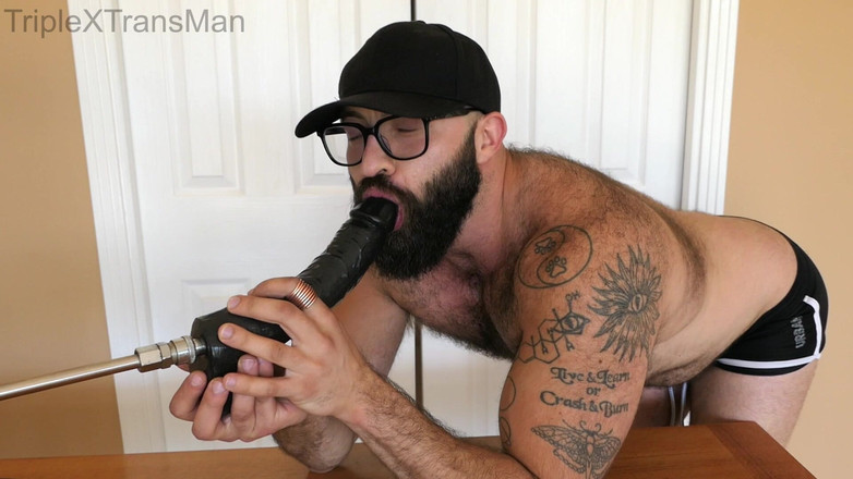 TripleXTransMan: Convinto di Tradire in Ufficio!