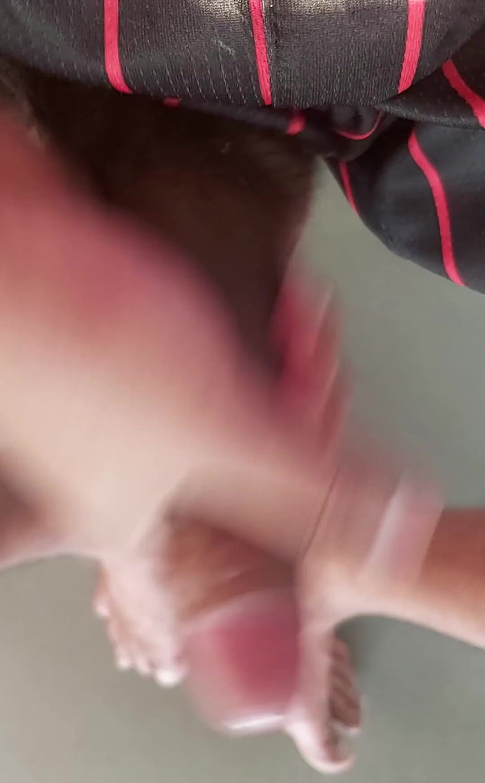 Smoker Master: 为你射在我的脚上