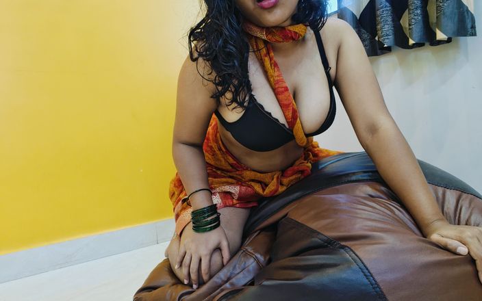 Sexy sonali: Indian Village Girl Finegring in Saare