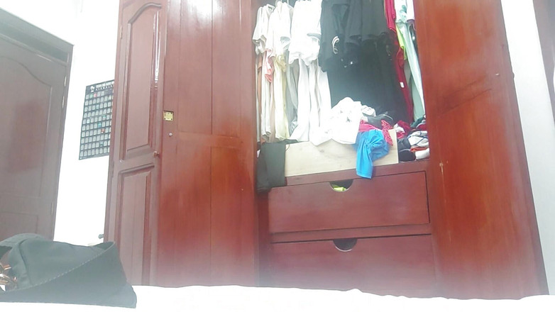 Katrina4deluxe: O fată uriașă își arată sânii drăguți