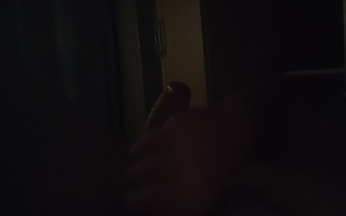 Weemando: Punheta quieta no escuro