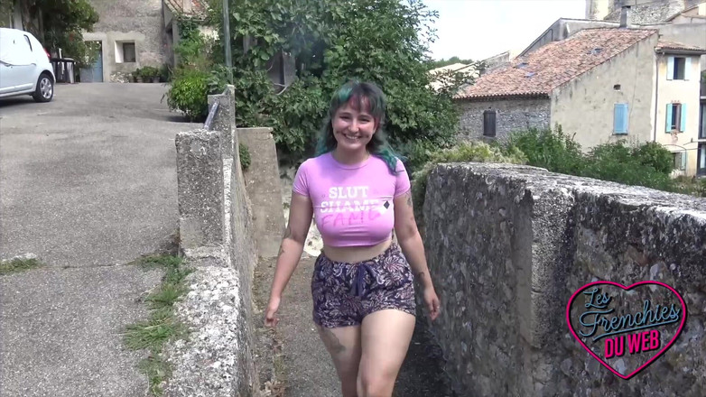 The Frenchies of the web: 淫荡的 khala 很热辣，在户外被性交