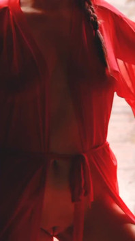 Nízké osvětlení, jemné dotyky a smyslné škádlení, na které nezapomenete