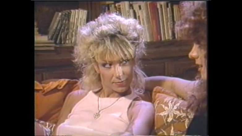 Vintage Usa: Dos fantásticas jóvenes lesbianas vintage con grandes tetas se lamen...