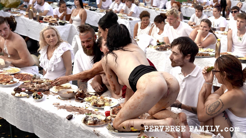 Perverse Family: Perverse Family 59.2: เย็ดวันเกิดสุดเสียว