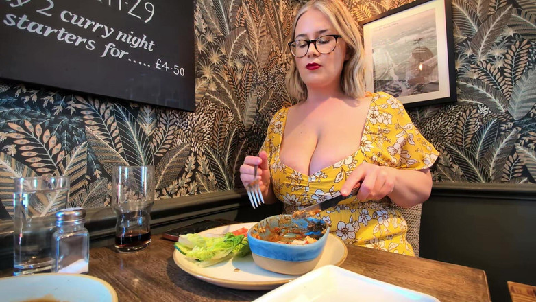 JessieHH: Makan malam bareng ibu tiri sfw gratis