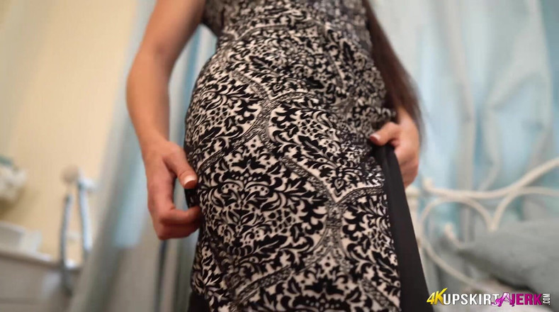 SkirtJerk: Томмі Хілл - сусідська татка!