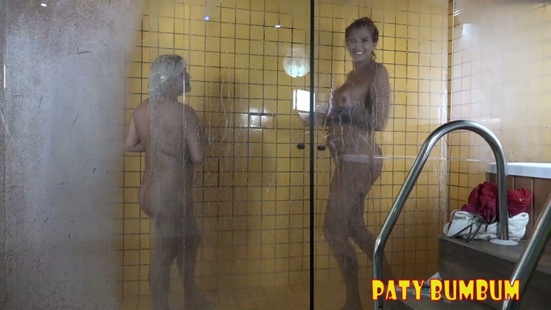 Paty Bumbum: แม่เลี้ยงของฉันอาบน้ําด้วยกันและผัวดูและเชิญเพื่อนมาดูเกม