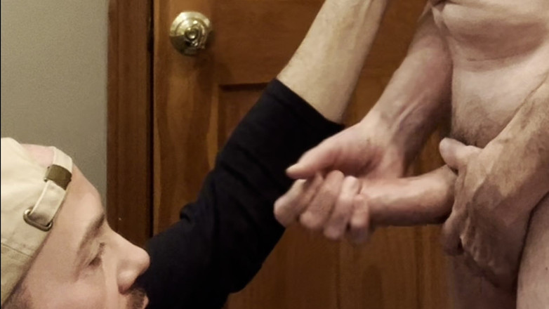 Tyler8: Kamarád kouří, zatímco nevlastní otec kouří