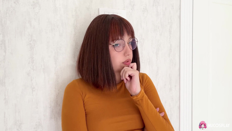 Nu Cosplay: Thick and Horny Ksenia Masturbating as Velma From Scooby Doo