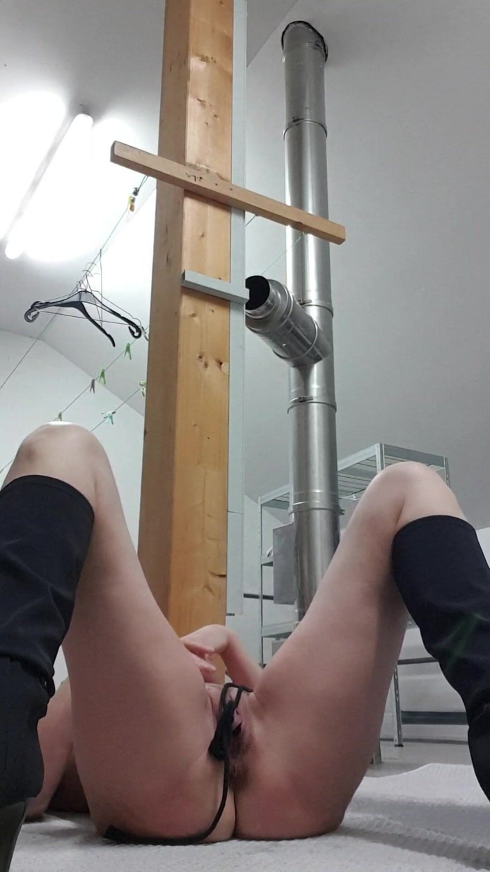 JulieEroticDress: Schizzi miLF tette appesa