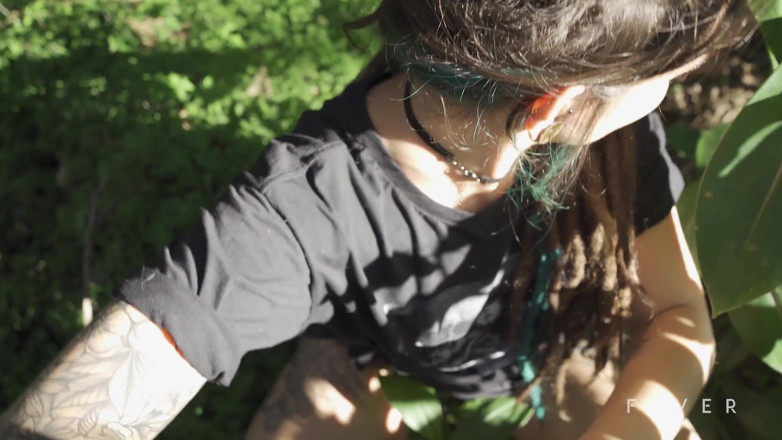 Fever Films: POV, dread hot fait une pipe en public
