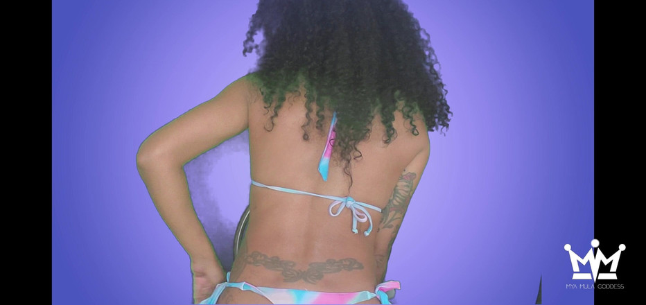 Mya Mula Goddess: Поклоняйся моим красивым кудряшкам