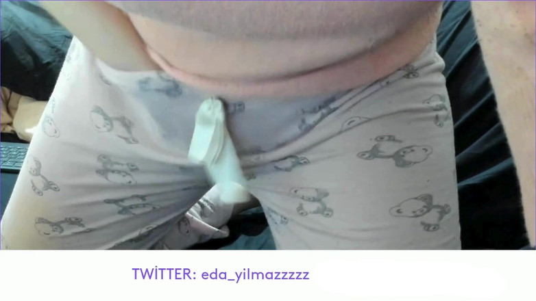 turk_milf_porno: Acuéllame - folla tu polla - habla - dedo en pijama - masturbación - milf...