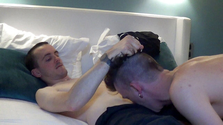 Gaybareback: Zacharie dientot dari belakang sama hugo grant