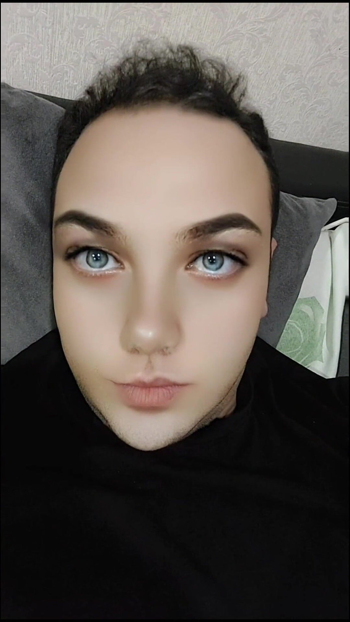 Kitty_Cross: Breve, stiloso e sbalorditivo: le scelte migliori del travestito Kitty!