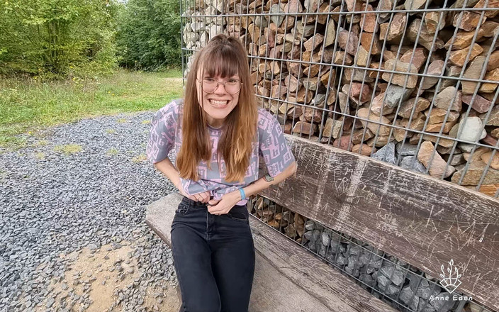 Anne Eden: Memuaskan seks doggy di puncak gunung!!