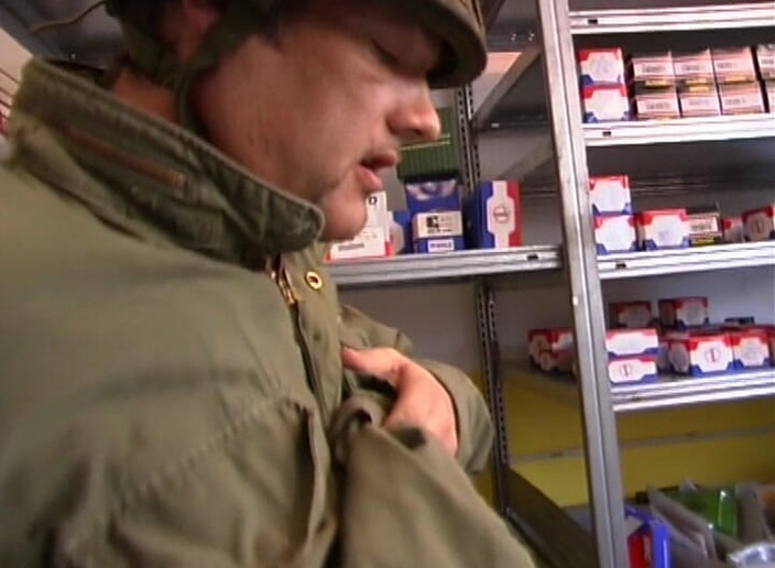 Male Dom - Spanking - BDSM: Розпусна брюнетка в латексі і з маскою жорстко трахається в магацині