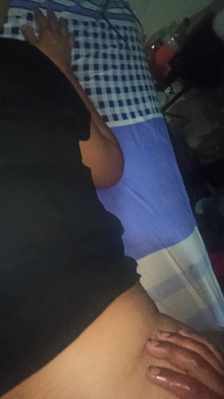 E-Alfa: Mengongkek latina kaya