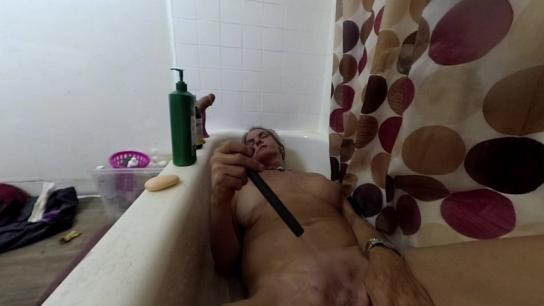 Lizzy Yum: Lizzy yum sd march 2025 lagi asik masturbasi memeknya pakai mainan...