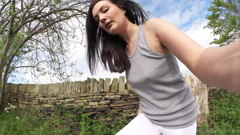 Faye Taylor: Flashing my white leggings and pissing