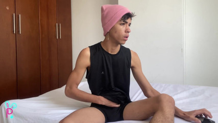 Isak pervert: Panas dan berbogel di Balkoni Saya - Eksklusif