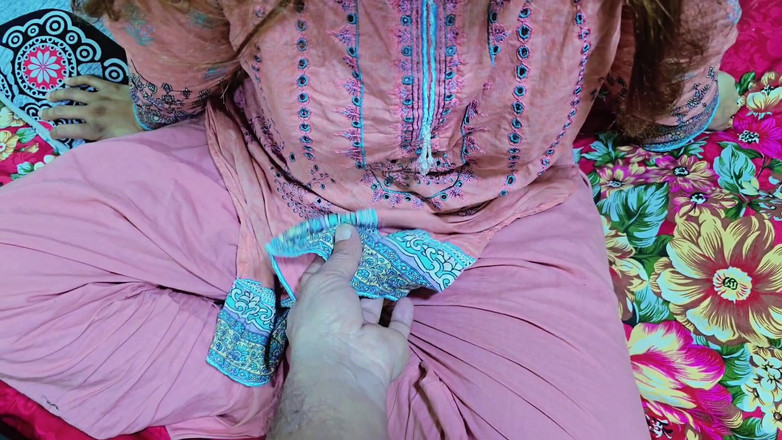 Faryal: Réel, bhabhi indienne, devar, sexe clair en hindi, dirty talk