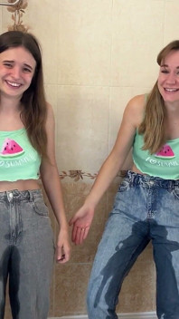 Desperate Girls dalam Seluar Jeans