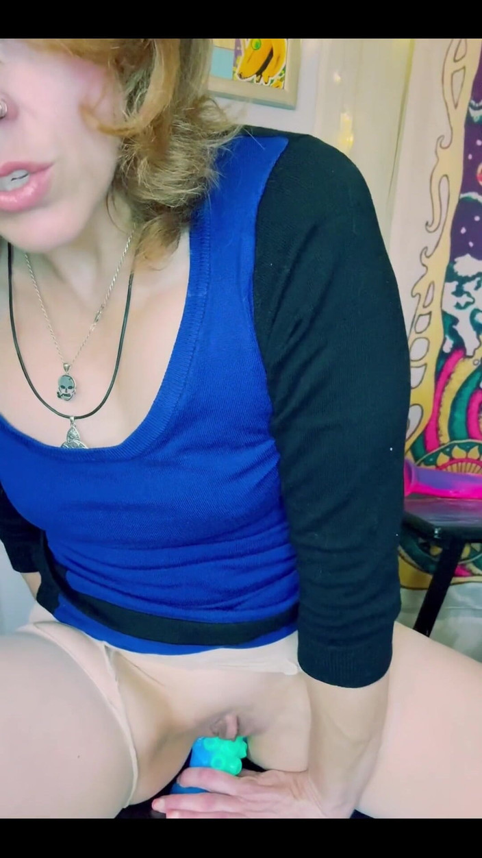 Suzy Wylde: オフィスのアナルスラット