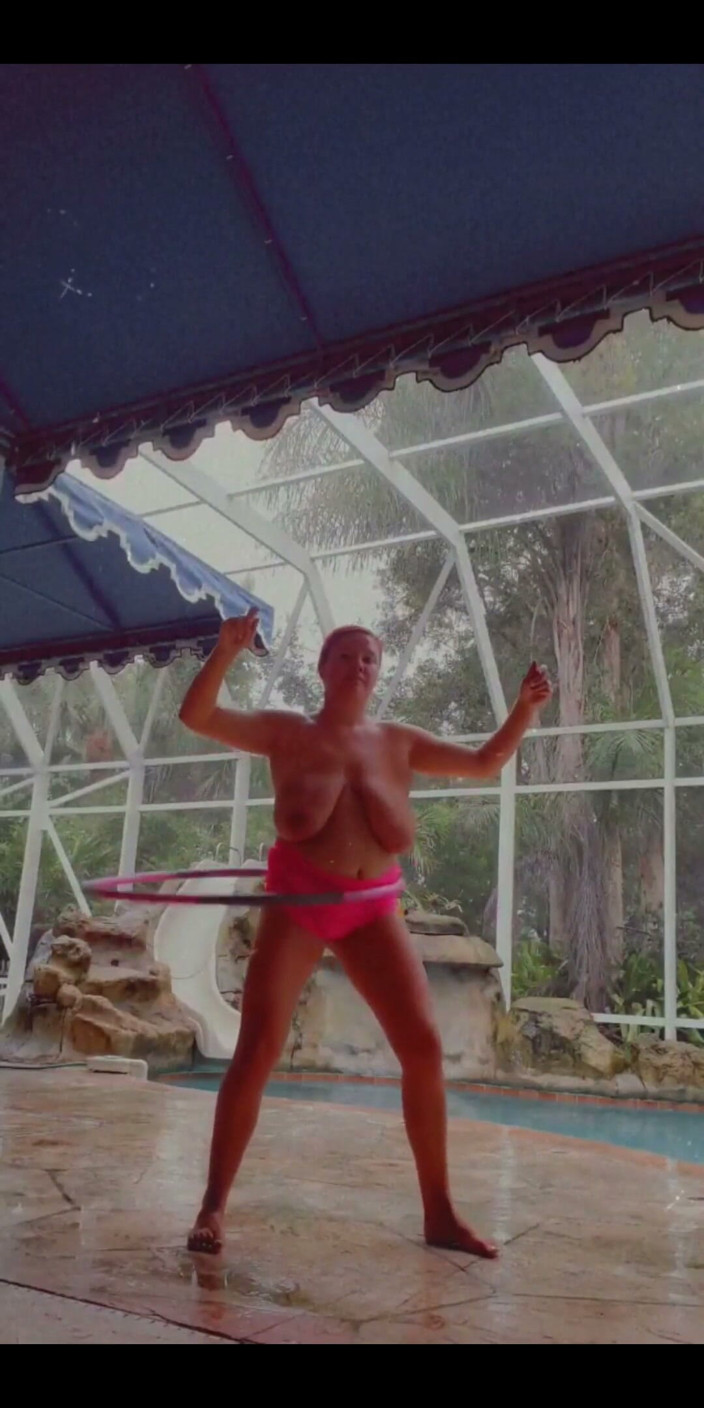 Annabelle Rogers: Rainy Day Topless Poolside Workout! Would You Be My Personal...