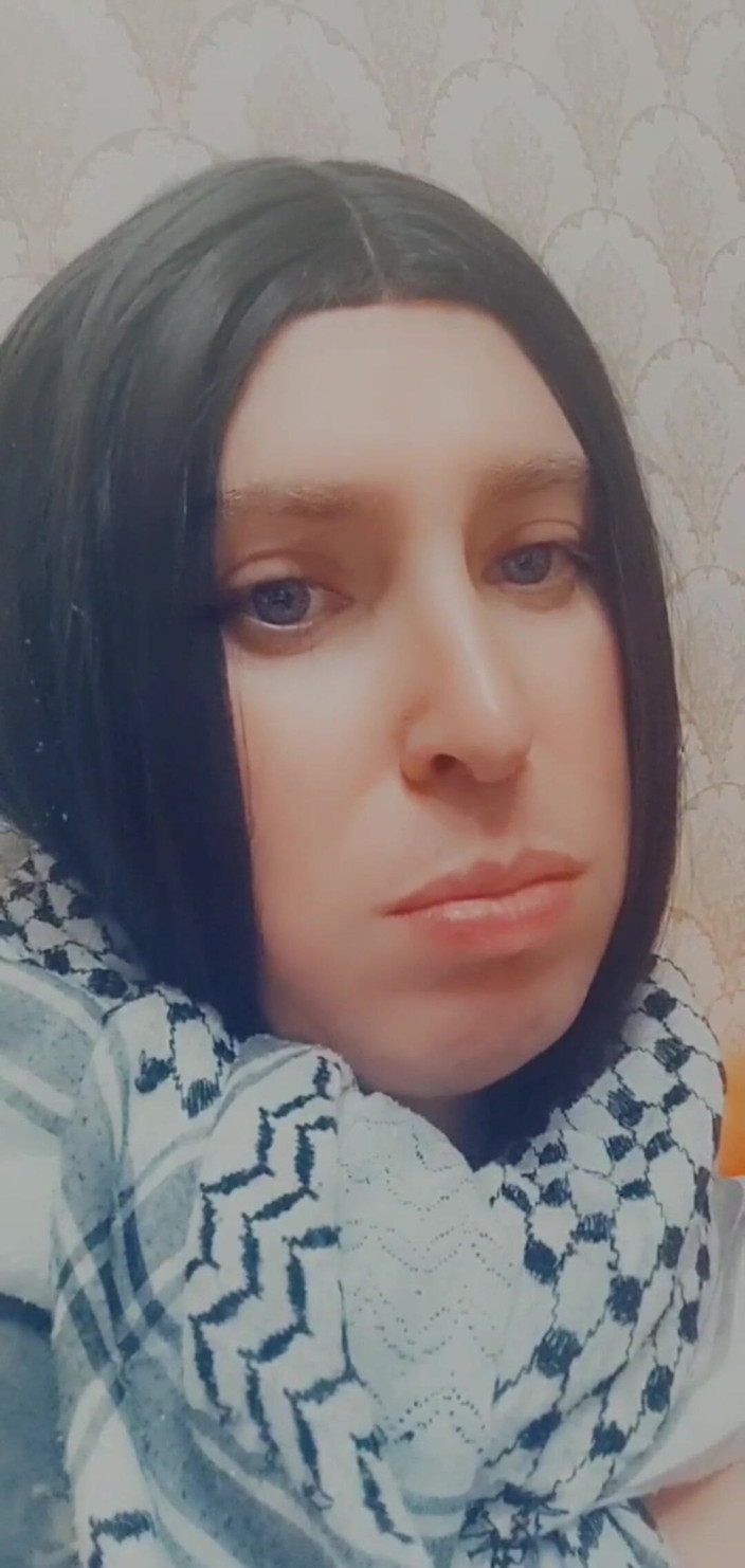 Bonnie Phoenix: Pequeña Bonnie divirtiéndose con su juguete