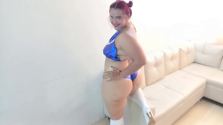 Gina Halime: Chun Li din Street Fighter este împușcată în toate găurile ei