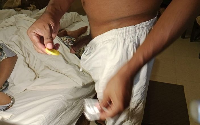 Evasexy02: Hintli evli kadın kocasını sikiyor ve çok sert seks yapıyor