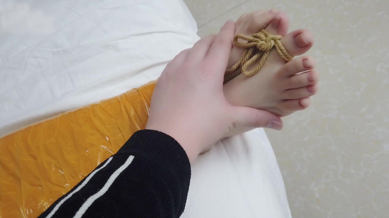 Asian bondage: First-person Perspective Records the Girlfriend Wrapped in Tape From Head...