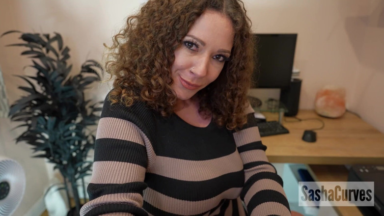 Sasha Curves: 腐败并为自己声称继母