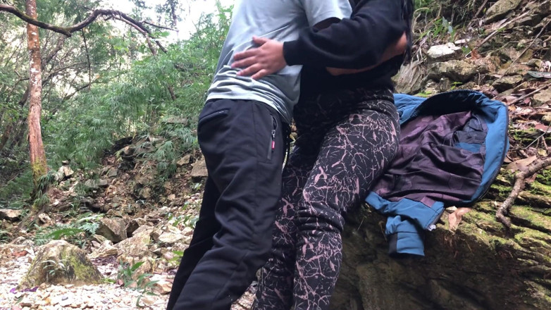 Lustybaby605: Petualangan hutan 2,3 ngentot sampai dalam banget di hutan