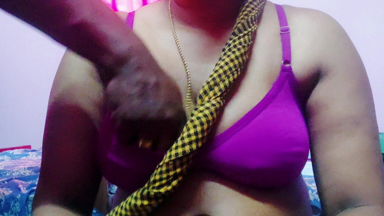 Desi Mohini: Bhabhi desi panas dengan abang ipar