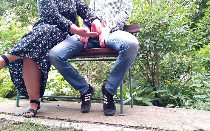 Our Fetish Life: Handjob outdoors in the park