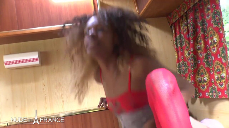 Nude in France: Hezká černá děvka dostane její zadek ošukaný a vystříkanou kundičku v...