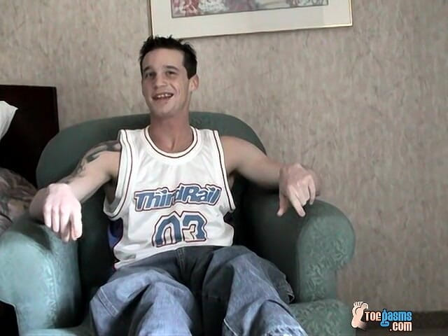 Toegasms: Pecinta kaki str8 yang tampan