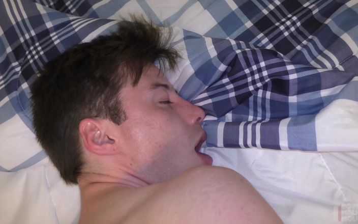 Boys half-way house: Bătaie în gaură de modă veche